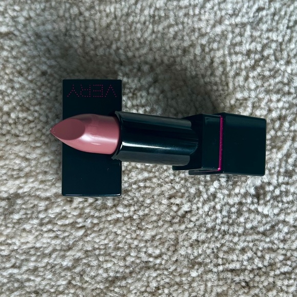 *NEW* Victoria’s Secret Very Sexy Perfect Lipstick in “Melt” - Picture 2 of 5